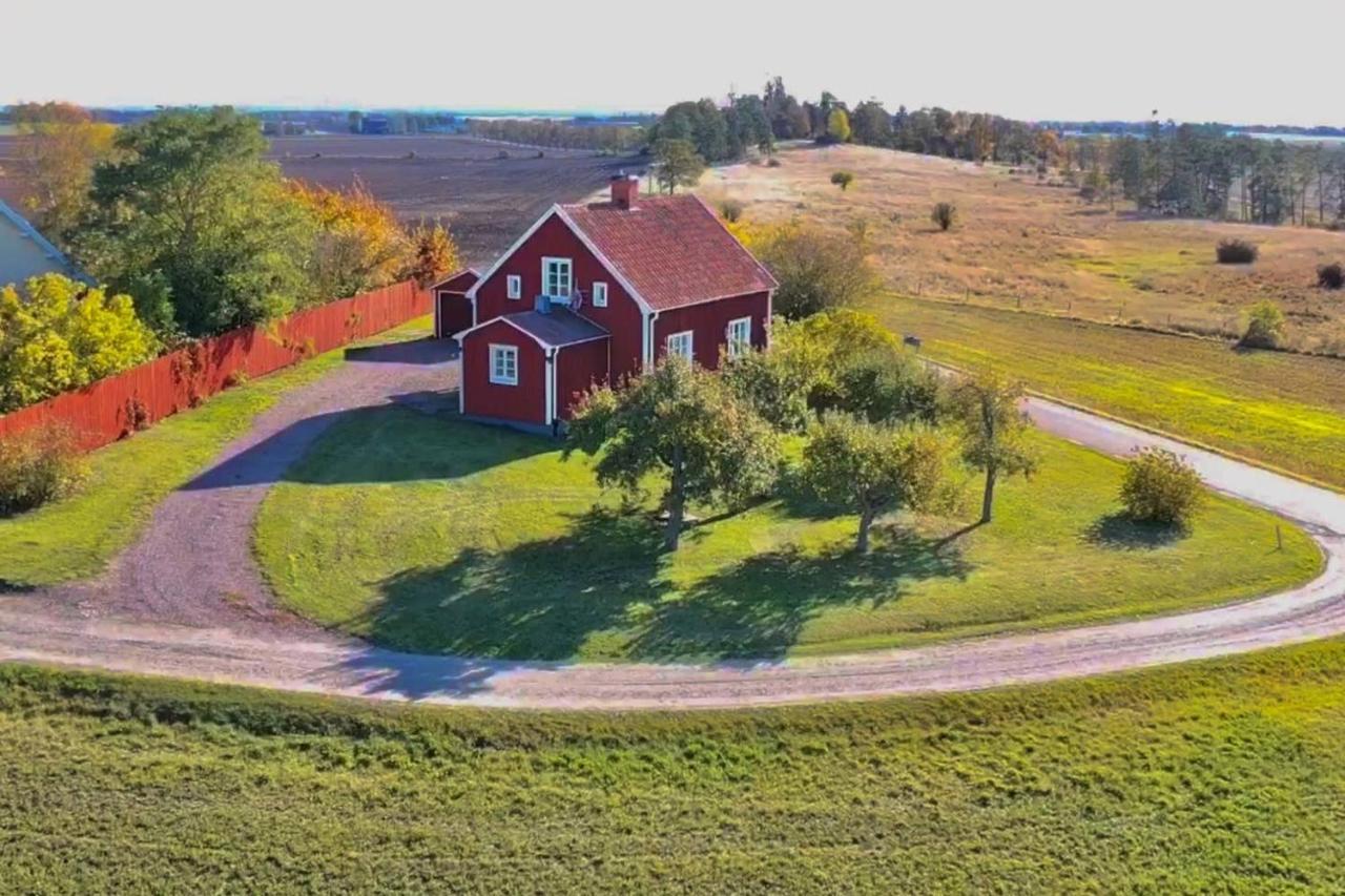 Stubbet - Charming - Newly Remade Villa Vadstena Esterno foto
